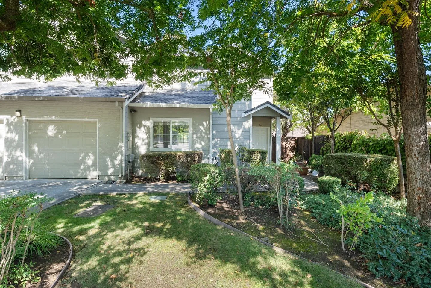 215 Spring Ave photo 1