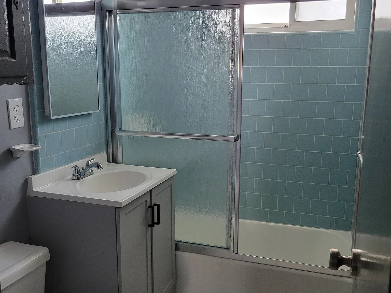 3 bed, 1.5 bath, 1016 sqft, $4,500 — Photo 4