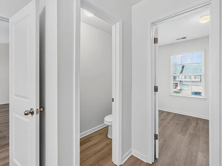 2472 Melfield Dr — Photo 26
