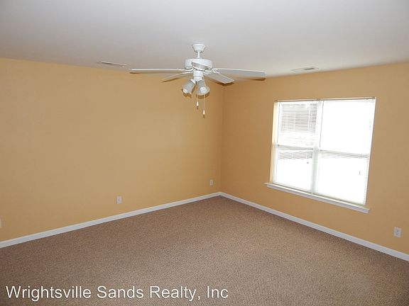 5th image of 4405 Jaybird Cir #204