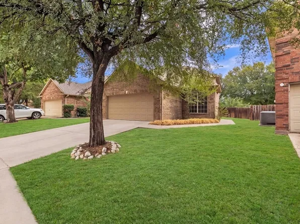 5448 Pecan Creek Cir, Fort Worth, TX 76244
