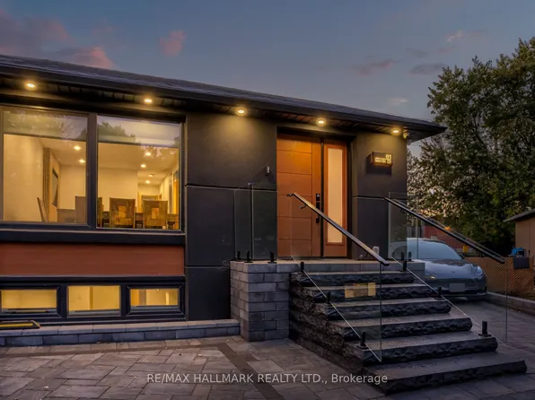 61 Marlin Ct, Newmarket, ON L3Y 2W7