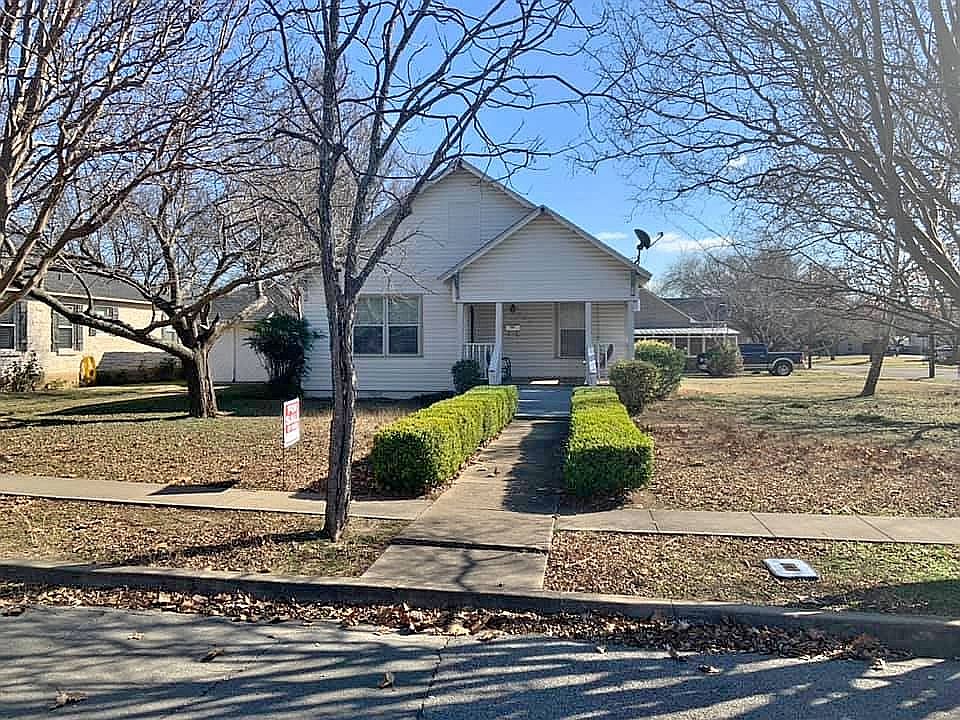 1st image of 900 N College Ave