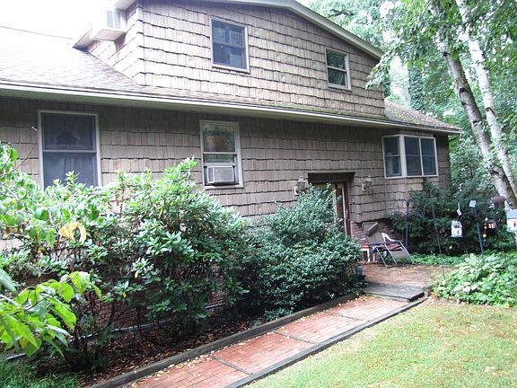 2nd image of 10 Noel Ct