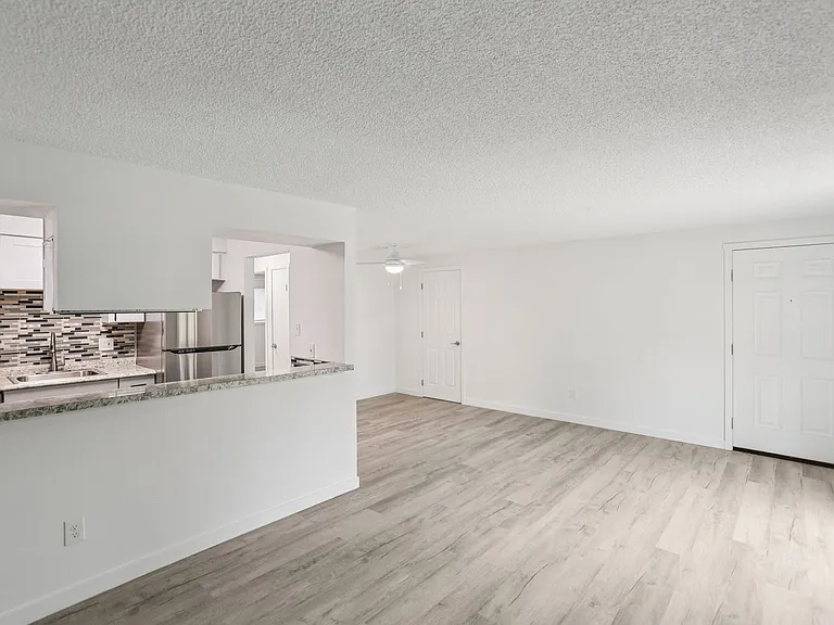 Images Garden View Apartments — Photo 23