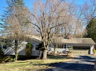 1955 Paradise Ave, Hamden, CT 06518