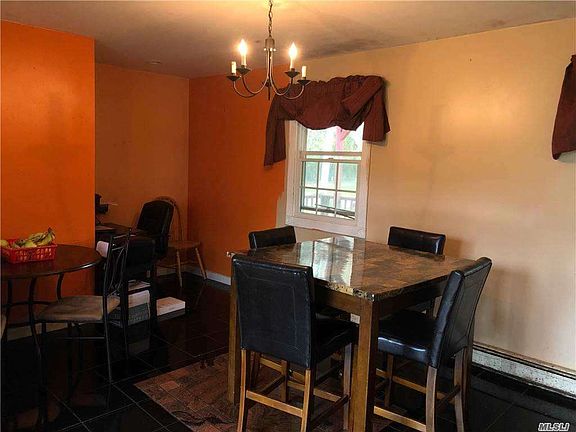 5th image of 11 Livingston Dr