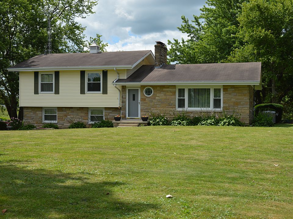 1st image of 979 E State Road 28