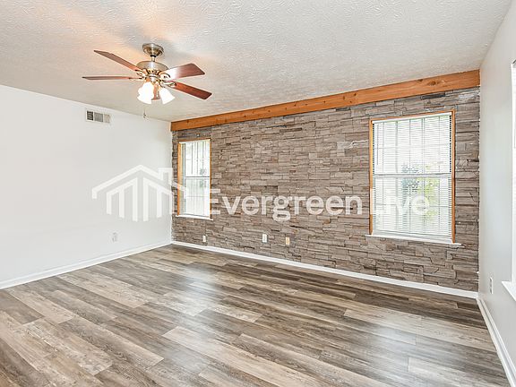 4th image of 668 Alex Way SW
