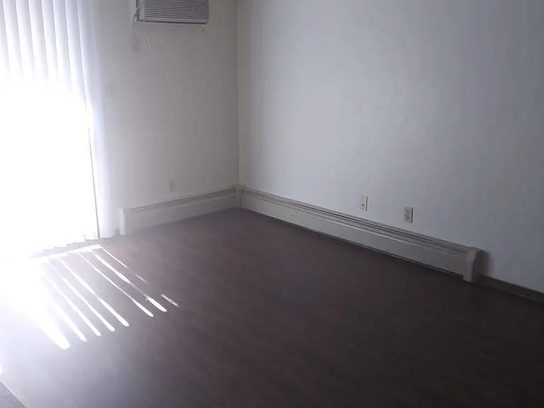 2833 University Ave — Photo 10