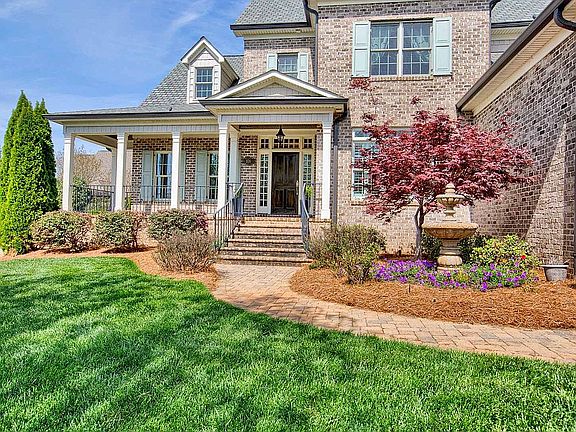 2nd image of 826 Windalier Ln