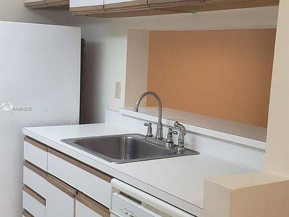 5th image of 9755 Westview Dr APT 1213