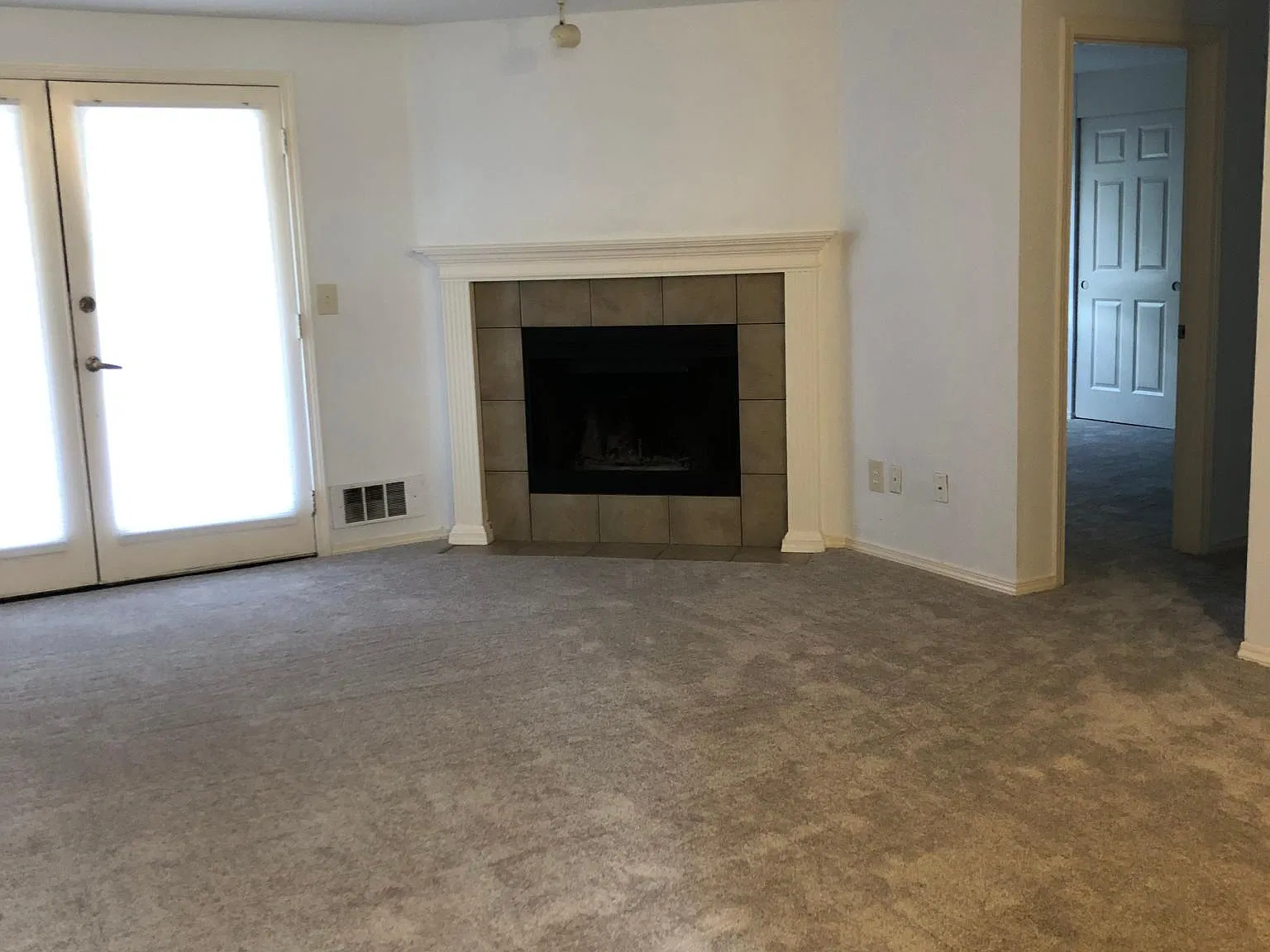 2 bed, 852 sqft, $2,000 — Photo 4