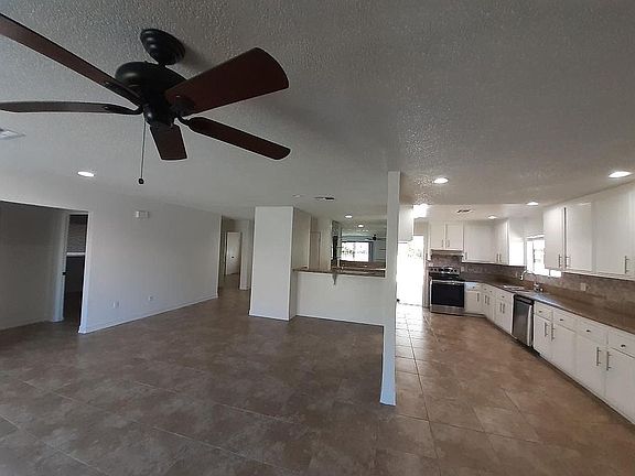 3rd image of 53780 Eisenhower Dr