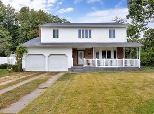 1354 Estelle Ct, Seaford, NY 11783
