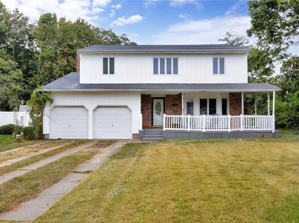 1354 Estelle Court, Seaford, NY 11783