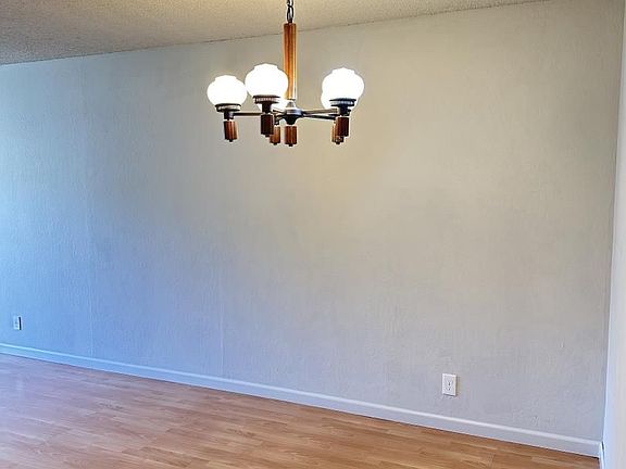 3rd image of 513 Latimer Cir
