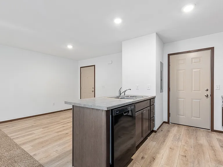 Shepherd Hills Commons — Photo 19