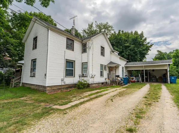 105 Pine St, Decatur, MI 49045