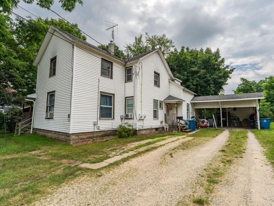 105 Pine St, Decatur, MI 49045