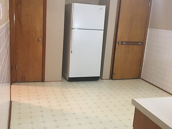 5th image of 448 Tiffany Dr