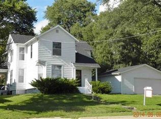 309 E 7th St, Dixon, IL 61021