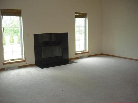 2nd image of W203N16356 White Oak Cir