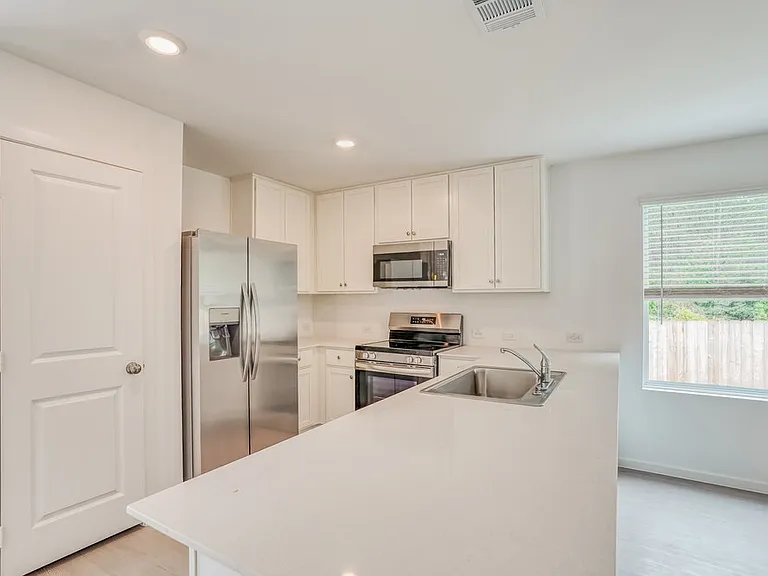 343 Parkin Ct — Photo 8