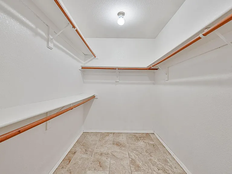 3236 E Hiddenview Dr — Photo 30