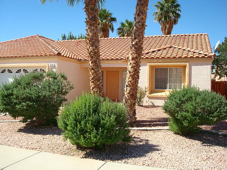 325 Muscat Dr — Photo 16