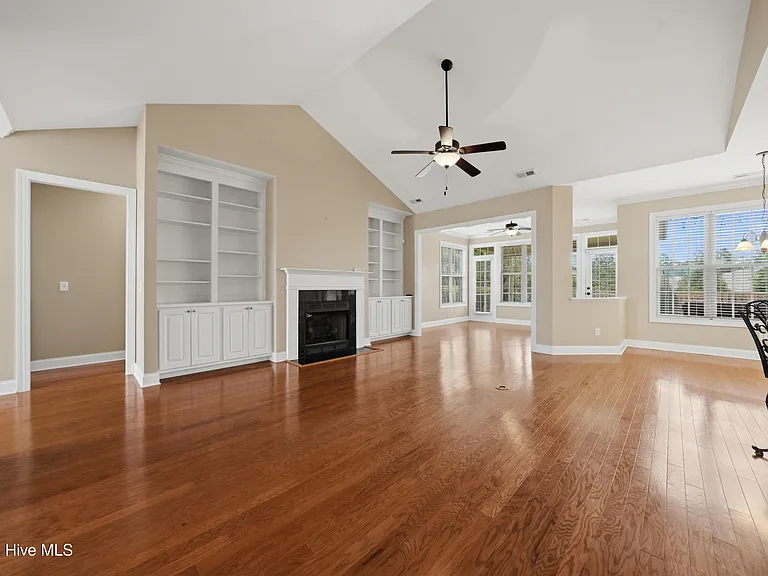 1211 Palatka Pl SE — Photo 9