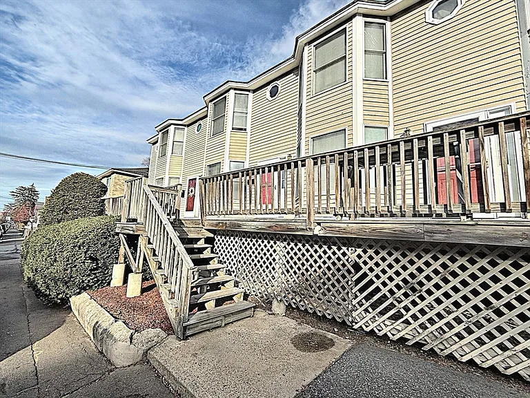 88 Belmont St #88 — Photo 9