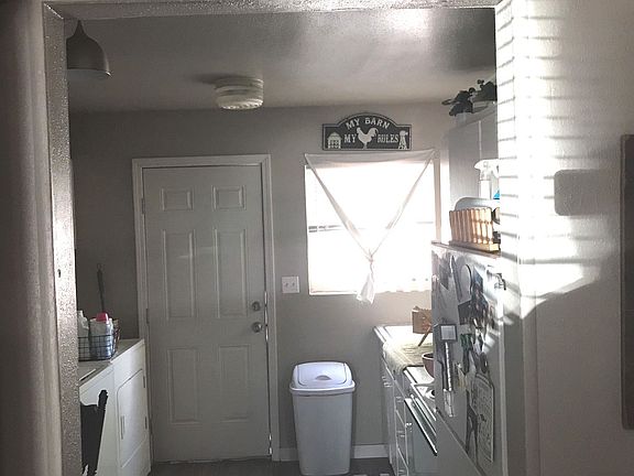 4th image of 419 N 11th Ave