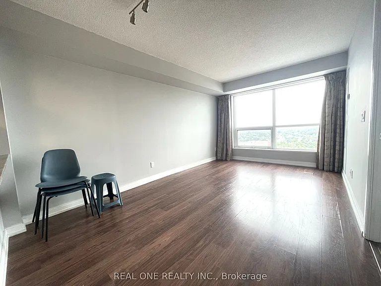 181 Village Green Sq #1912 — Photo 20