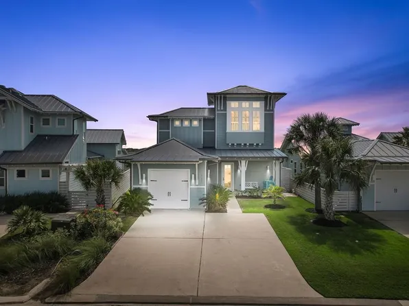 131 Reserve Ln, Rockport, TX 78382