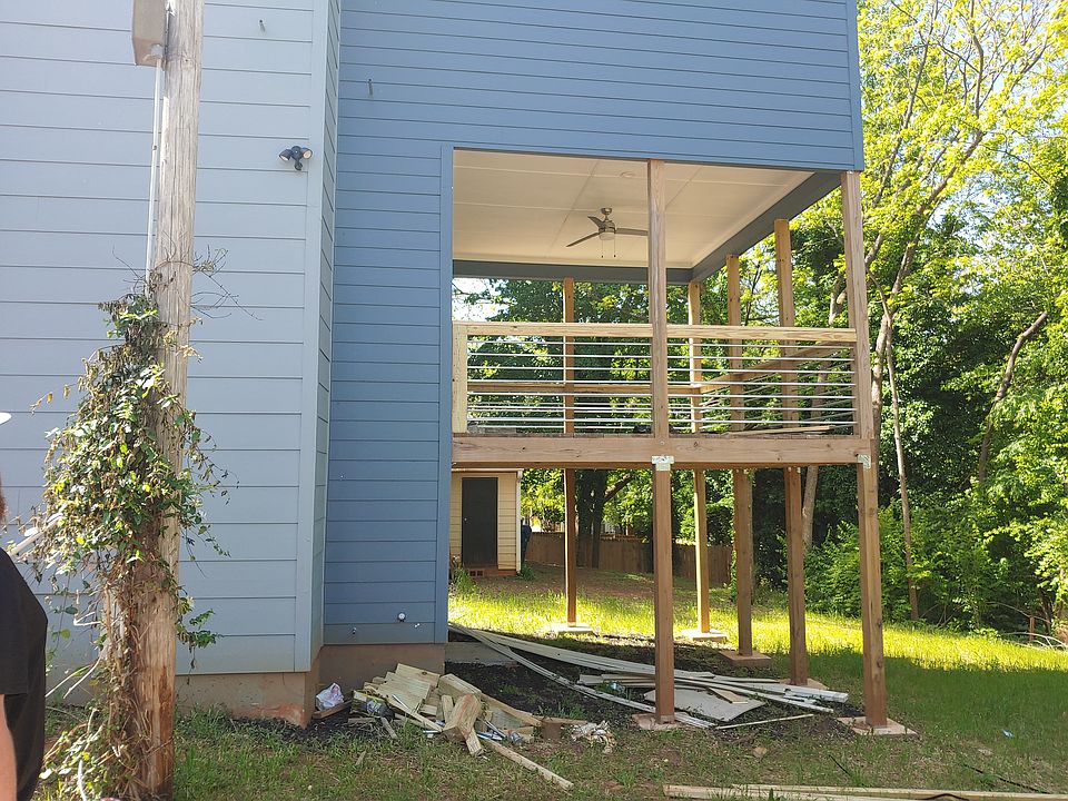 2nd image of 769 Fraser St SE