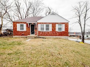 3469 Westridge Ln, Saint Ann, MO 63074