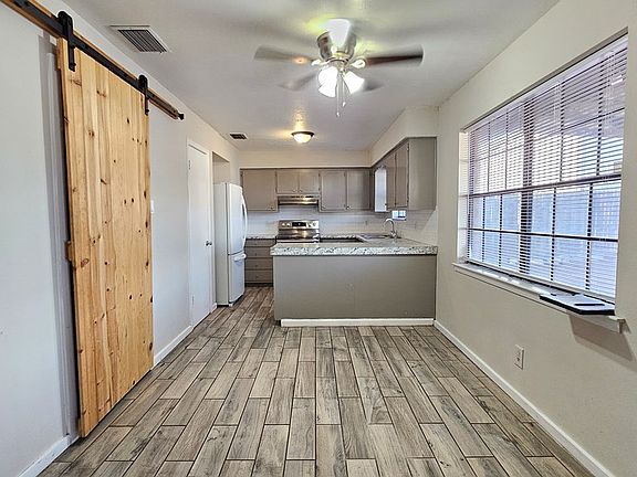 4th image of 2042 Magill St