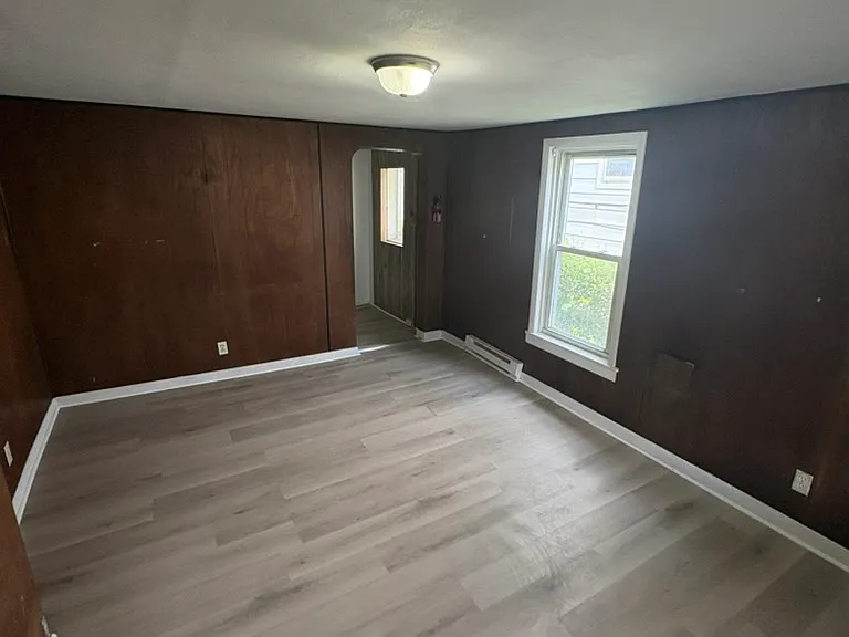 1113 Elm St — Photo 3