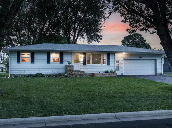 213 3rd St S, Gaylord, MN 55334