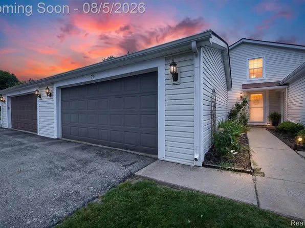 75 Oxford Oaks Dr Unit 75, Oxford, MI 48371
