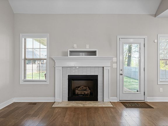 5th image of 1241 Darter Ln