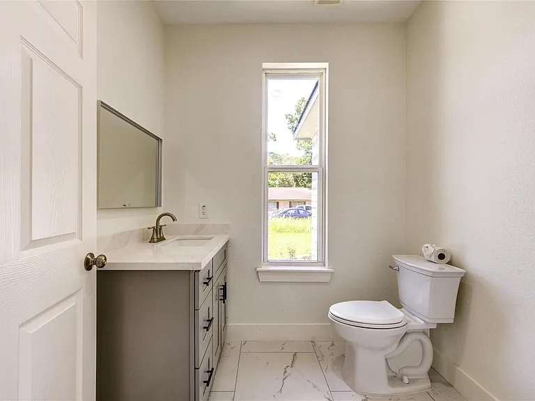 508 Georgia St — Photo 38