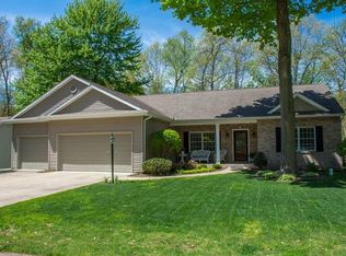 50681 Hidden Forest Dr, South Bend, IN 46628