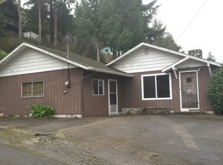 888 S Hill Dr, Reedsport, OR 97467