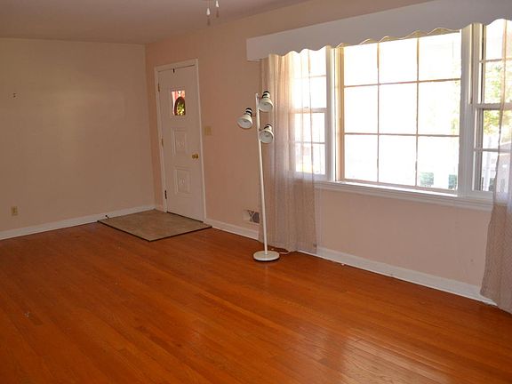 4th image of 3044 Timberlane Ave