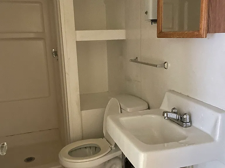 819 Congress St #7 — Photo 6