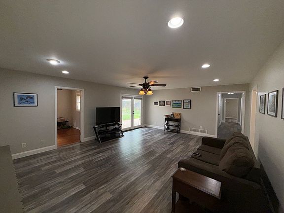 3rd image of 2130 Sul Ross St