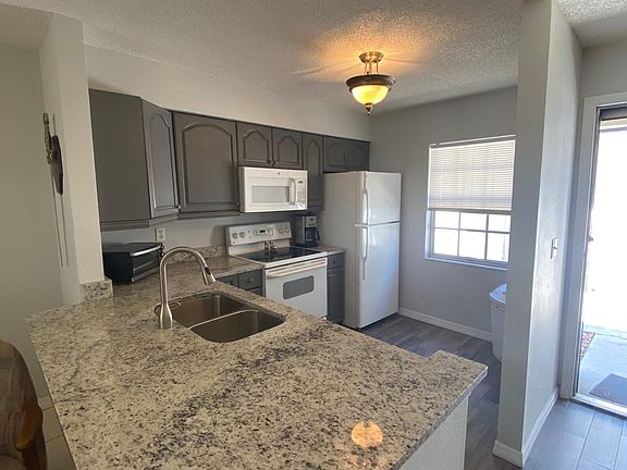 5th image of 3137 Mission Grove Dr