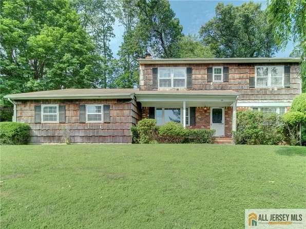 6 Conover Ct, East Brunswick, NJ 08816